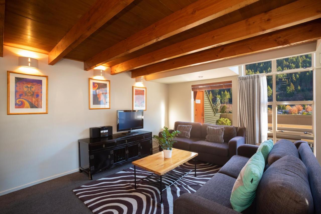 Cranbury Court Apartments Κουίνσταουν Εξωτερικό φωτογραφία