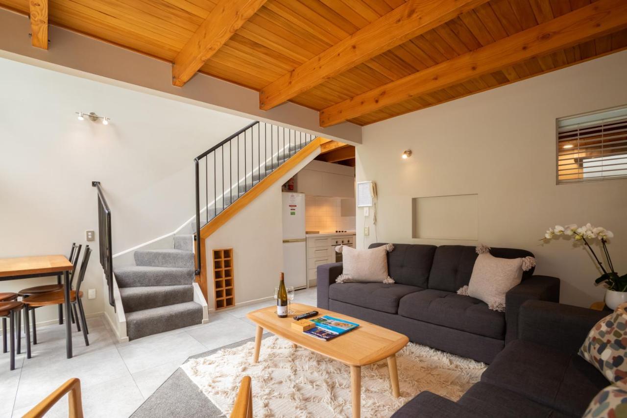 Cranbury Court Apartments Κουίνσταουν Εξωτερικό φωτογραφία