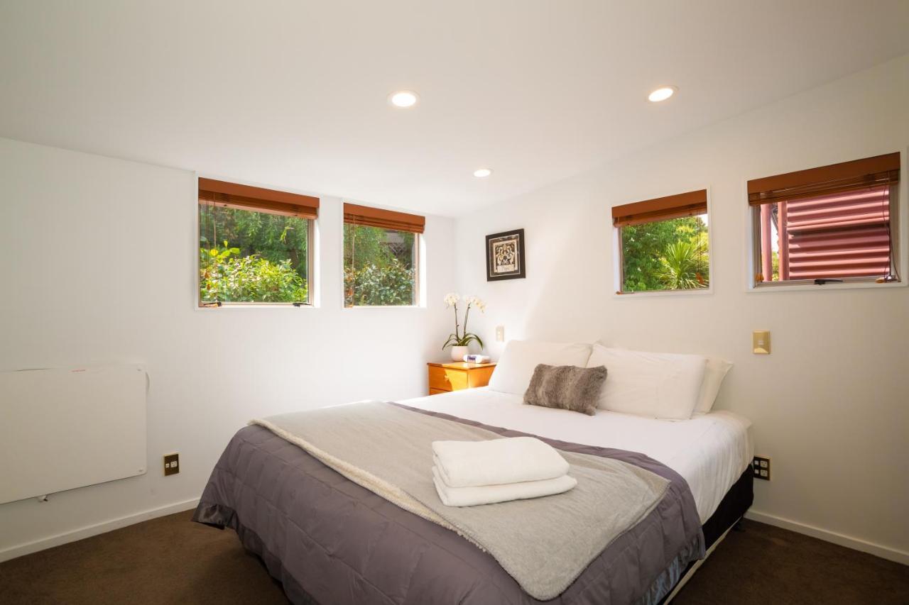 Cranbury Court Apartments Κουίνσταουν Εξωτερικό φωτογραφία